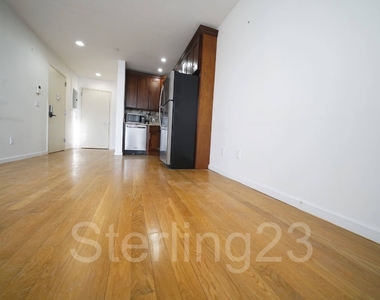 25-15 Crescent Street - Photo Thumbnail 5