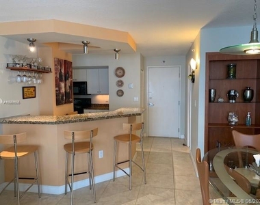 6917 Collins Ave - Photo Thumbnail 9