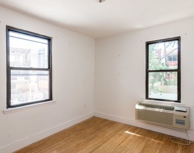 834 Metropolitan Avenue - Photo Thumbnail 2