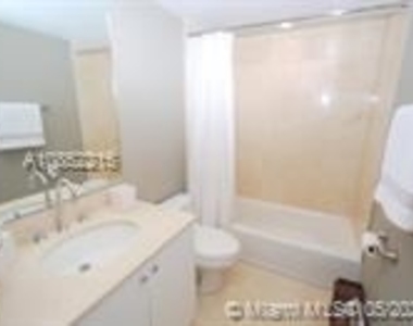 6917 Collins Ave - Photo Thumbnail 11