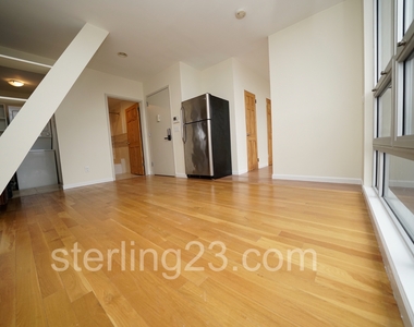 25-15 Crescent Street - Photo Thumbnail 7