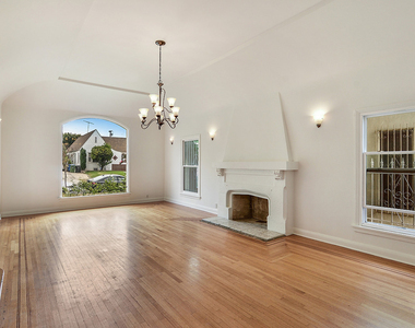 535 N Formosa Ave - Photo Thumbnail 4