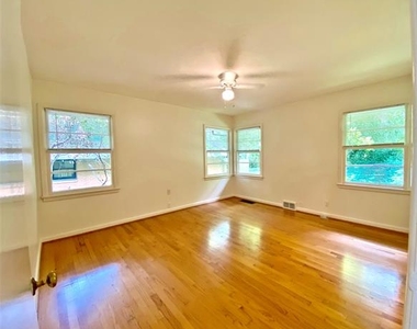 1427 Cedar Hill Avenue - Photo Thumbnail 9