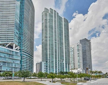 900 Biscayne Blvd - Photo Thumbnail 2