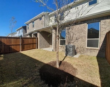 8286 Primrose Way - Photo Thumbnail 18