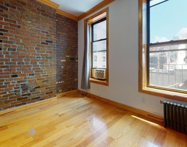 126 Macdougal Street - Photo Thumbnail 0