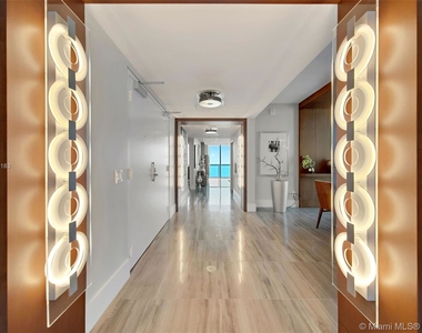 6899 Collins Ave - Photo Thumbnail 12