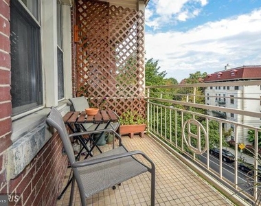 1801 Calvert Street Nw - Photo Thumbnail 2