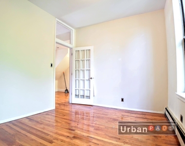 521 Lafayette Avenue - Photo Thumbnail 2