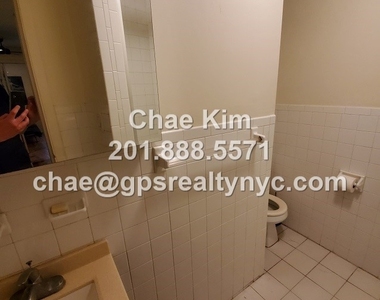 529 West 48th Street - Photo Thumbnail 2