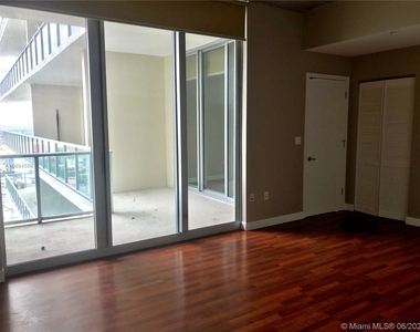 3470 E Coast Ave - Photo Thumbnail 3