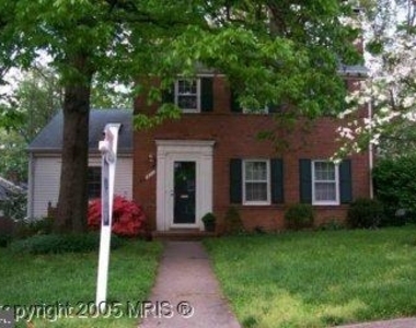 871 N Larrimore St - Photo Thumbnail 1