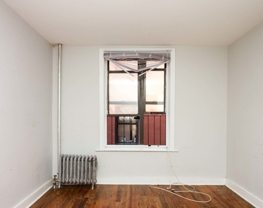 330 East 22nd Street - Photo Thumbnail 3