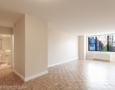 201 East 87th Street - Photo Thumbnail 2