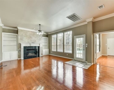 5712 Eaglebend Drive - Photo Thumbnail 10