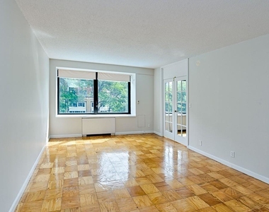 65 E India Row - Photo Thumbnail 12