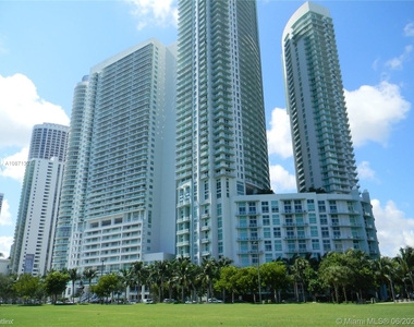 1900 N Bayshore Dr Apt 1602 - Photo Thumbnail 15