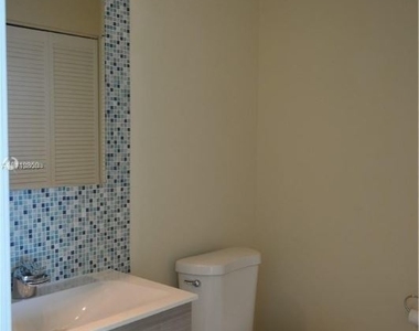 888 Biscayne Blvd 1010 - Photo Thumbnail 7