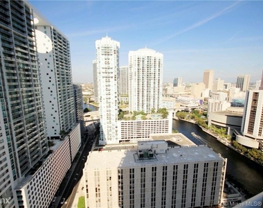 485 Brickell Ave # 2807 A10563018 - Photo Thumbnail 6