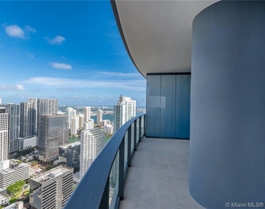 1000 Brickell Plz # 5507 A10820518 - Photo Thumbnail 4