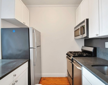 426 WEST 49TH STREET - Photo Thumbnail 2