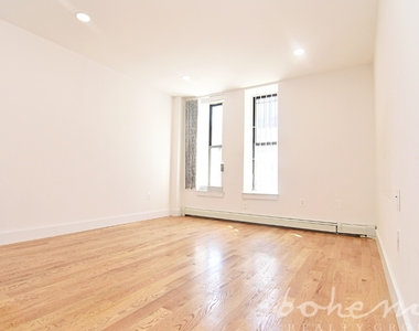 510 Manhattan Avenue - Photo Thumbnail 0