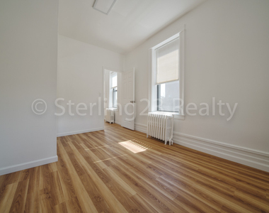 25-20 21st Street - Photo Thumbnail 6