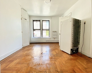 262 Vanderbilt Avenue - Photo Thumbnail 3