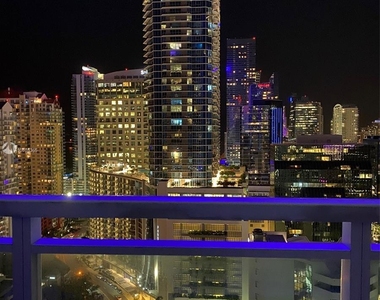 950 Brickell Bay Dr - Photo Thumbnail 2