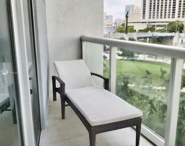 475 Brickell Ave - Photo Thumbnail 9