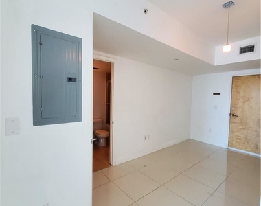 350 S Miami Ave Apt 3815 - Photo Thumbnail 12