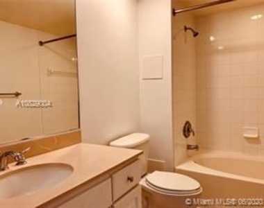 2000 N Bayshore Dr Apt 1607 - Photo Thumbnail 6