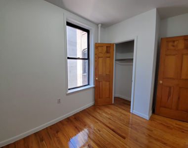 330 West 15th Street - Photo Thumbnail 4