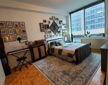 455 West 37th Street - Photo Thumbnail 5