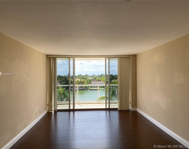 5600 Collins Ave - Photo Thumbnail 19