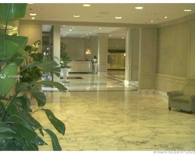 5600 Collins Ave - Photo Thumbnail 1