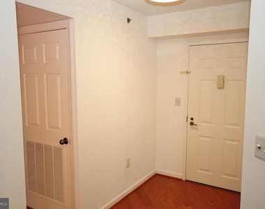 2151 Jamieson Ave #808 - Photo Thumbnail 1