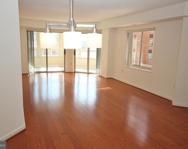 2151 Jamieson Ave #808 - Photo Thumbnail 0