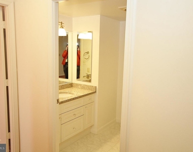 2151 Jamieson Ave #808 - Photo Thumbnail 7