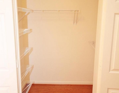 2151 Jamieson Ave #808 - Photo Thumbnail 3