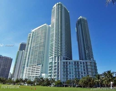 1900 N Bayshore Dr Apt 3318 - Photo Thumbnail 15