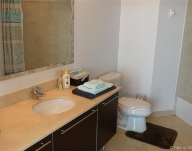 1900 N Bayshore Dr Apt 3318 - Photo Thumbnail 4