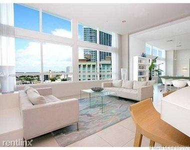 1900 N Bayshore Dr Apt 5002 - Photo Thumbnail 16