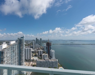 1900 N Bayshore Dr Apt 5002 - Photo Thumbnail 1