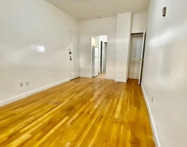 304 East 38th Street  - Photo Thumbnail 0