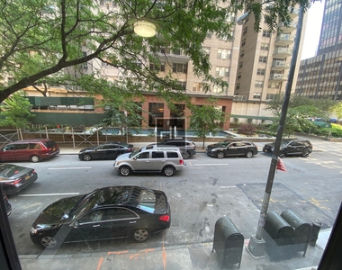 East 56th Street - Photo Thumbnail 9