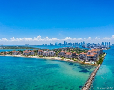 6835 Fisher Island Dr - Photo Thumbnail 49