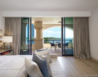 6835 Fisher Island Dr - Photo Thumbnail 5