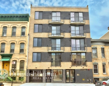 330 Bleecker St - Photo Thumbnail 8