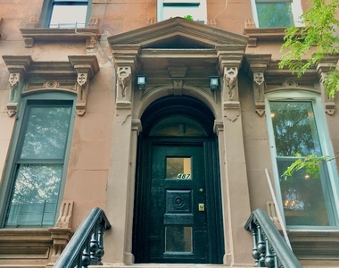 487 Willoughby Avenue - Photo Thumbnail 11